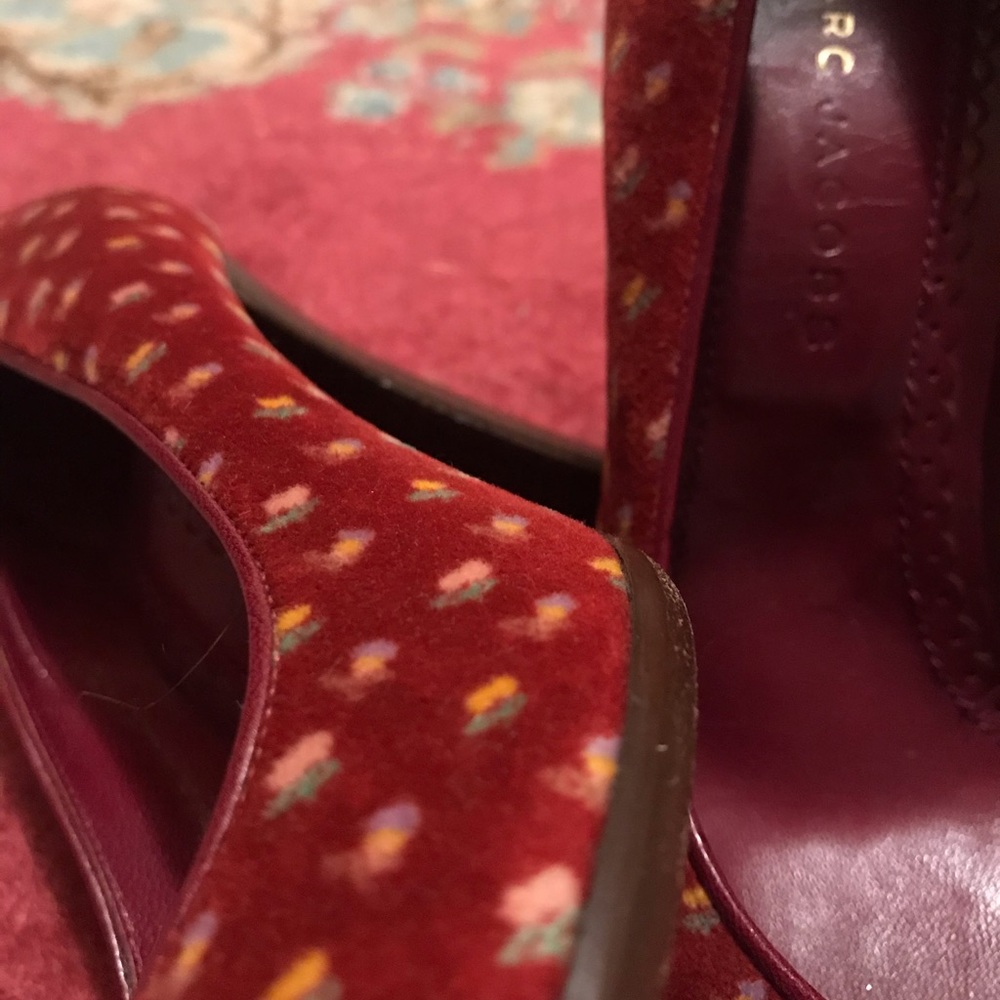 Marc Jacobs velvet heels